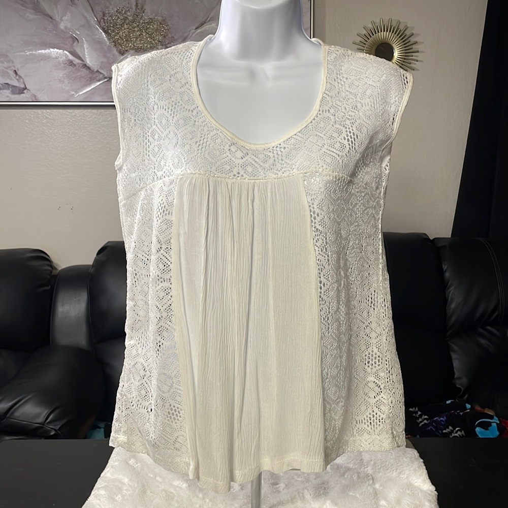Gorgeous White Sleeveless Crochet Blouse